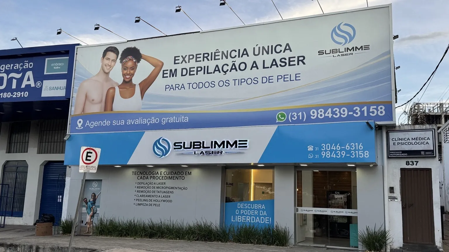 Fachada da Sublimme Laser com estacionamento em frente